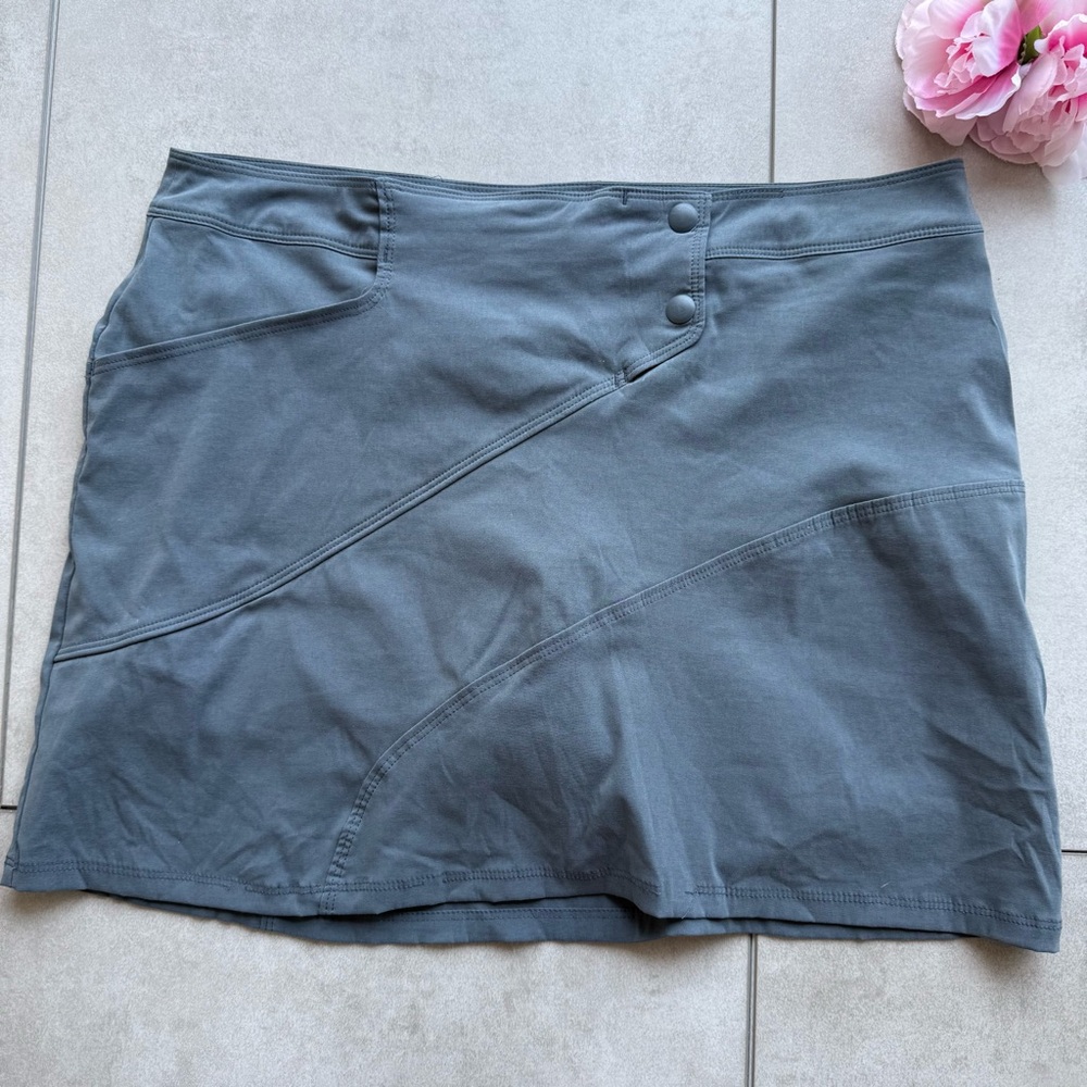 Toad & Co. Athletic Skort Shorts Twist Skirt UPF 40+ SZ  8 Gray Stretch Pullover
